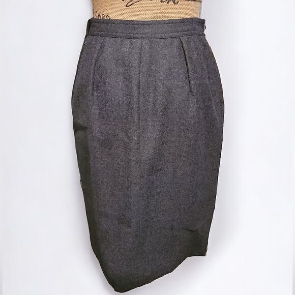 Valentino Wool Skirt Size 8 in EUC - Picture 3 of 7
